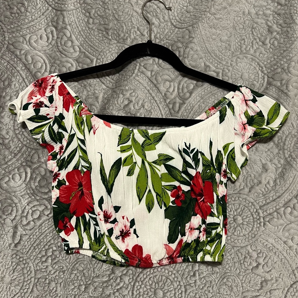 Floral Off-Shoulder floral print crop top